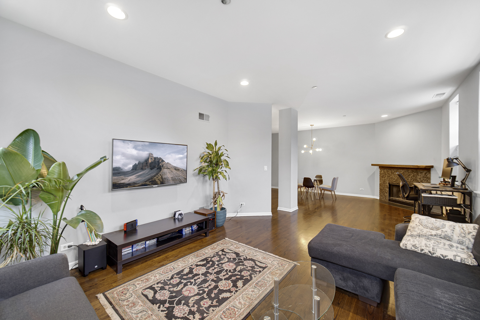 2100 N Racine Avenue Unit: 1C