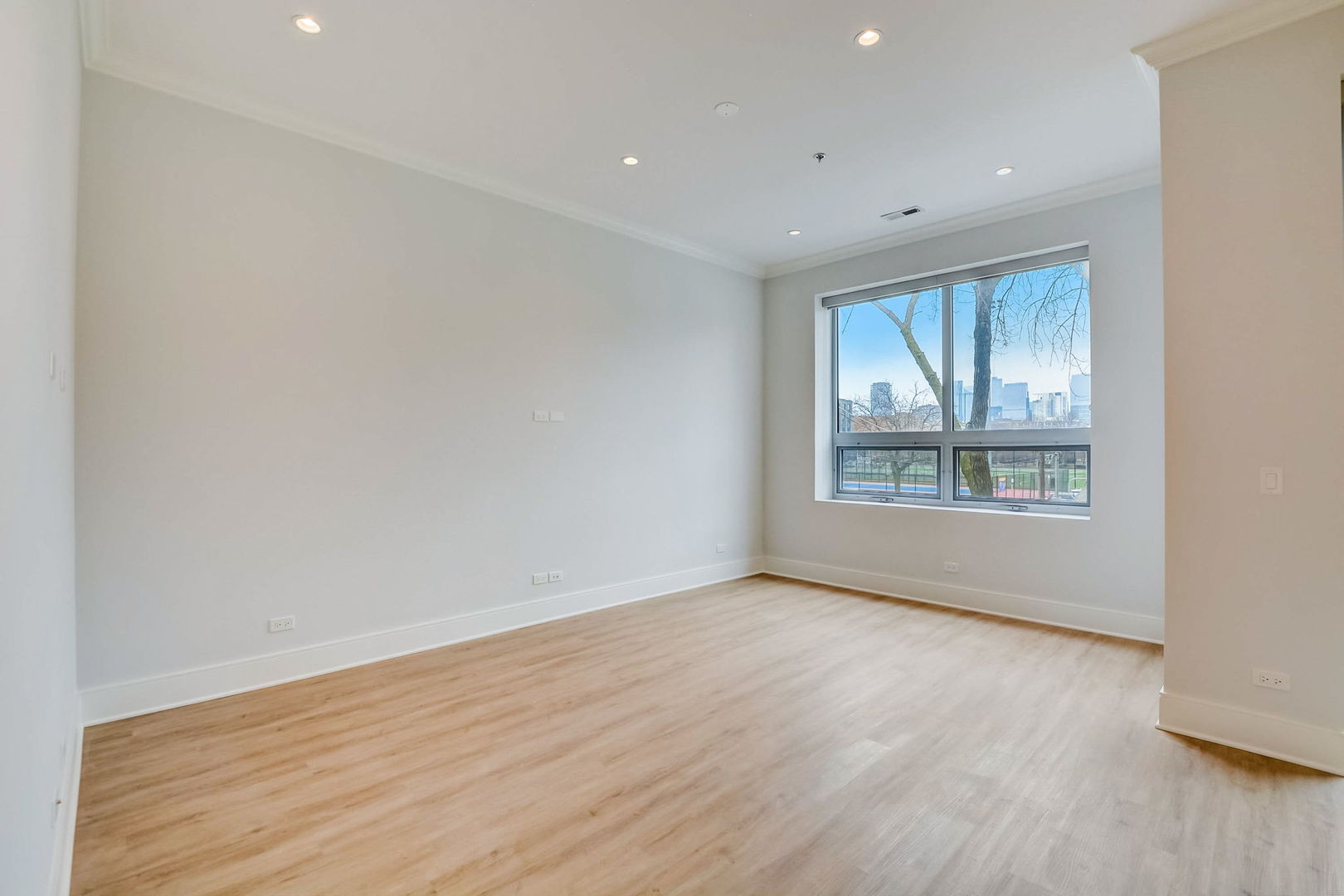 128 S Laflin Street Unit: 303