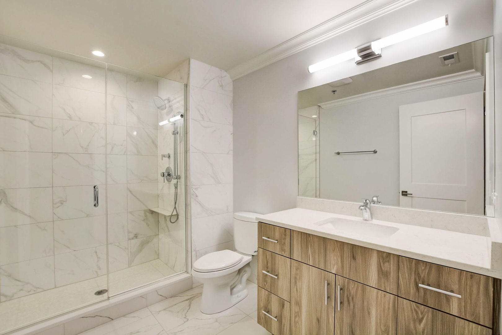 128 S Laflin Street Unit: 303