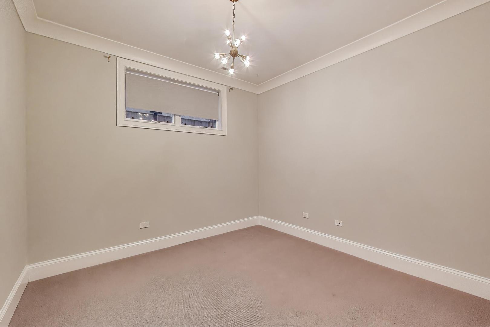 2038 N Burling Street Unit: 1