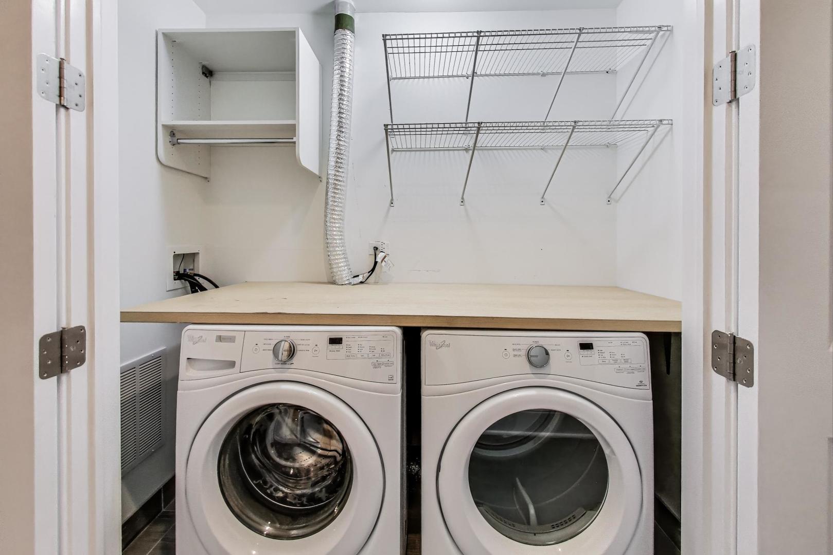 2038 N Burling Street Unit: 1