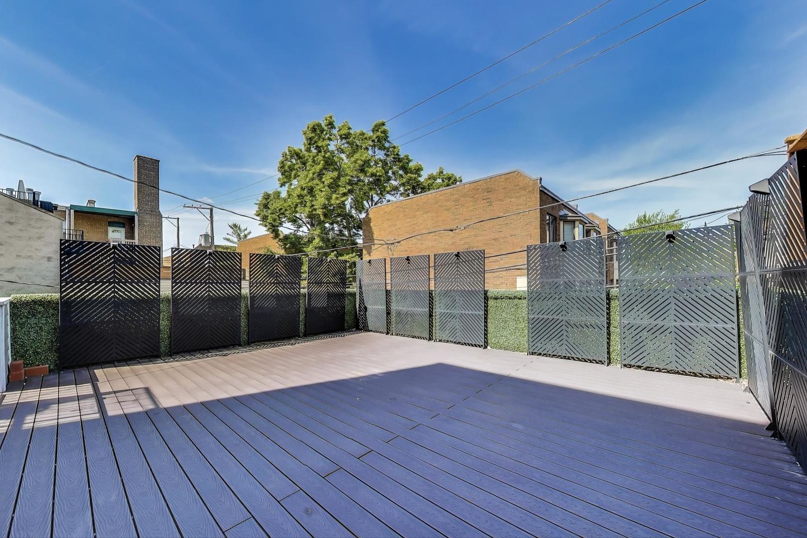 2038 N Burling Street Unit: 1