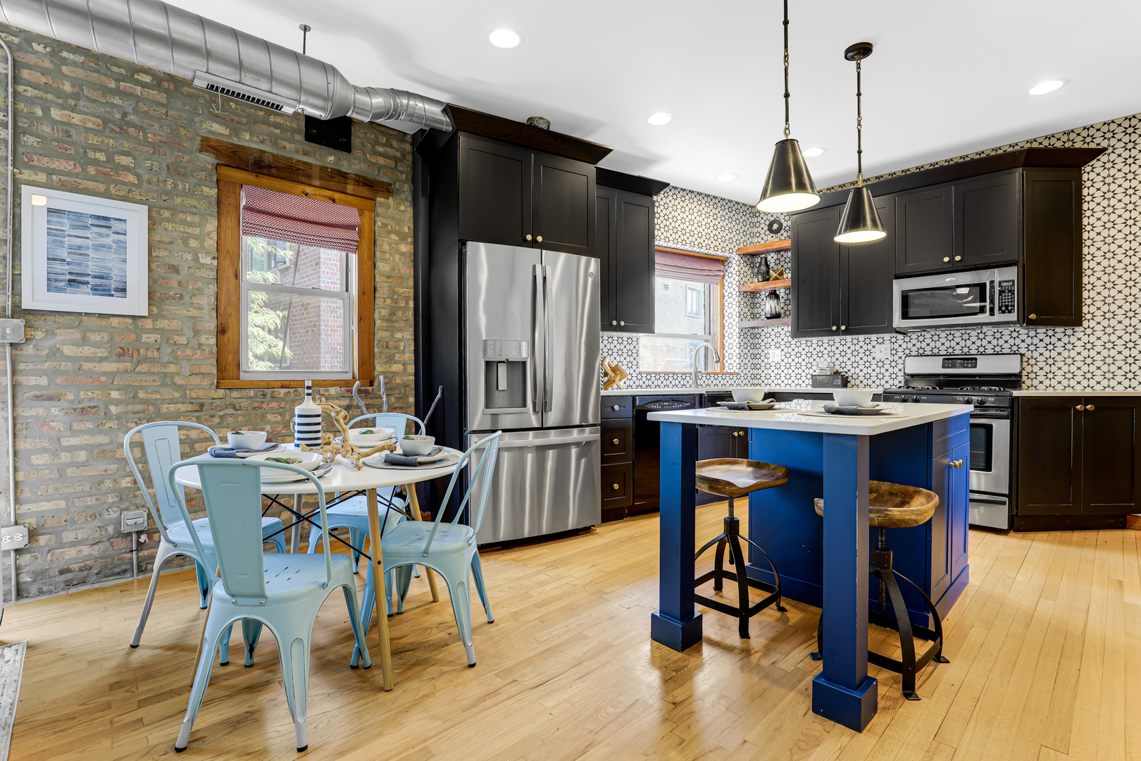 1225 W Greenleaf Avenue Unit: 3E