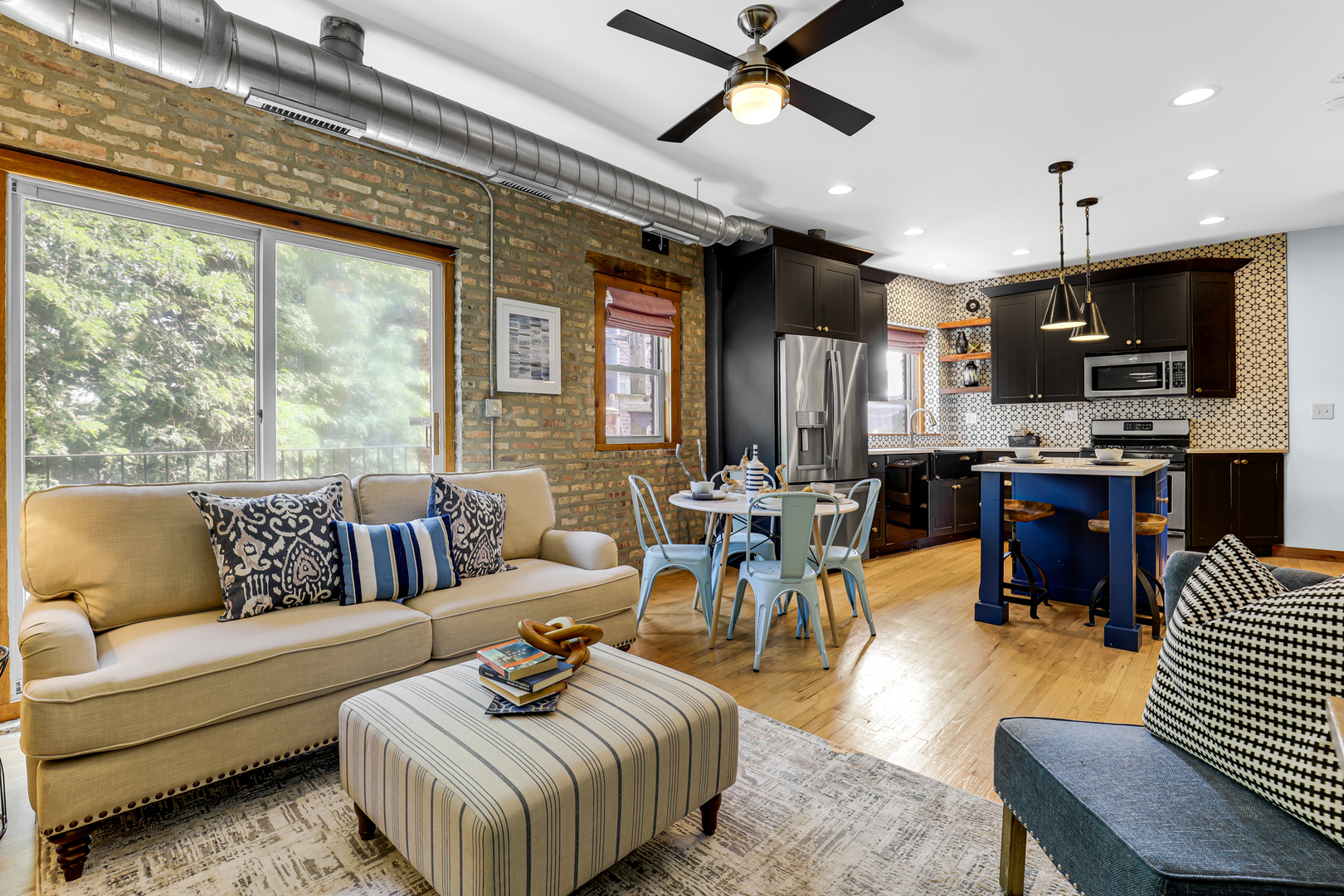 1225 W Greenleaf Avenue Unit: 3E