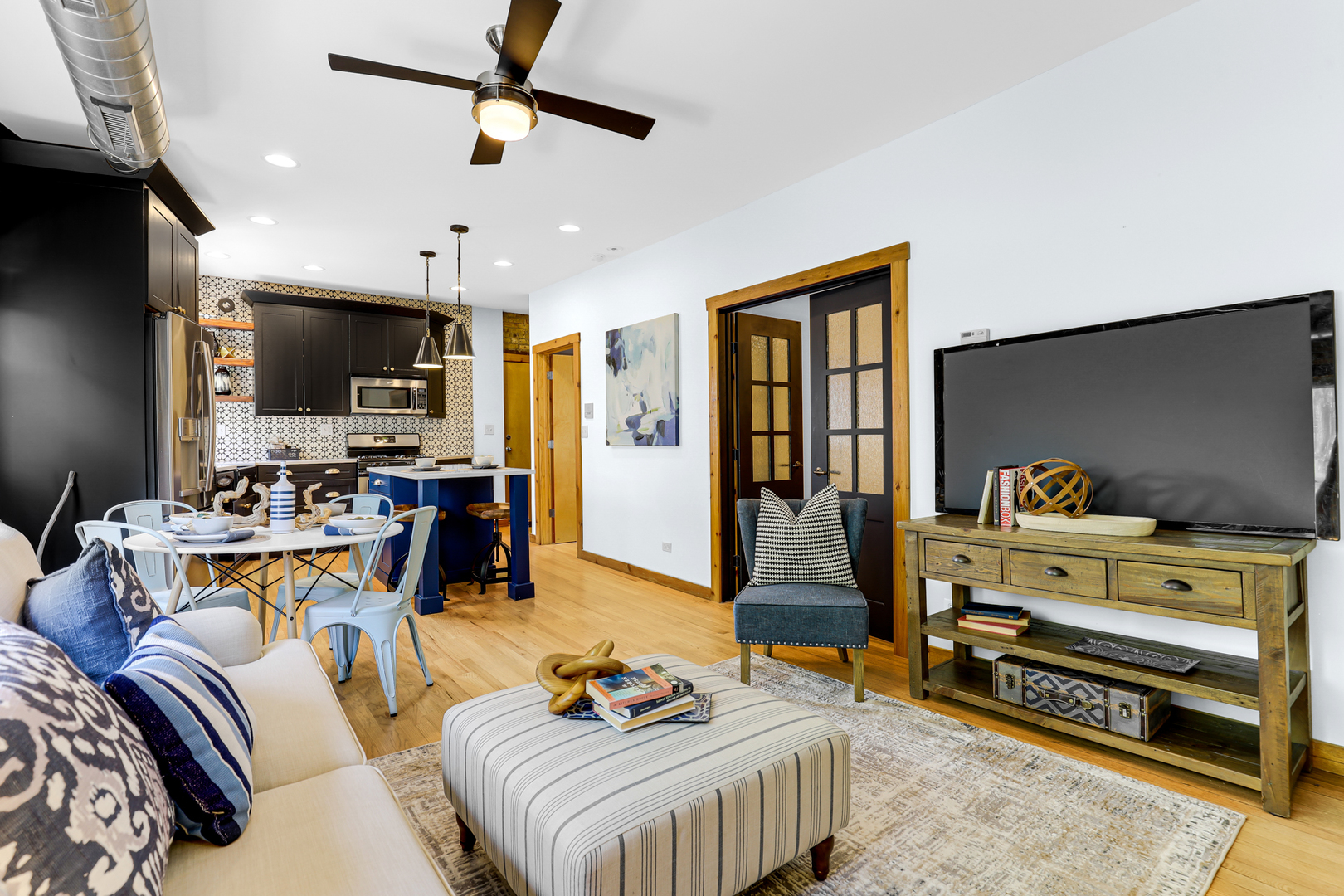 1225 W Greenleaf Avenue Unit: 3E