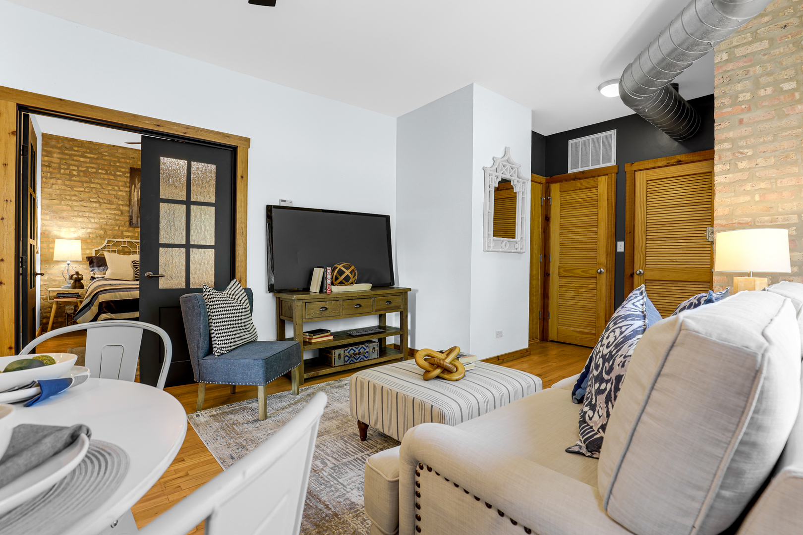 1225 W Greenleaf Avenue Unit: 3E