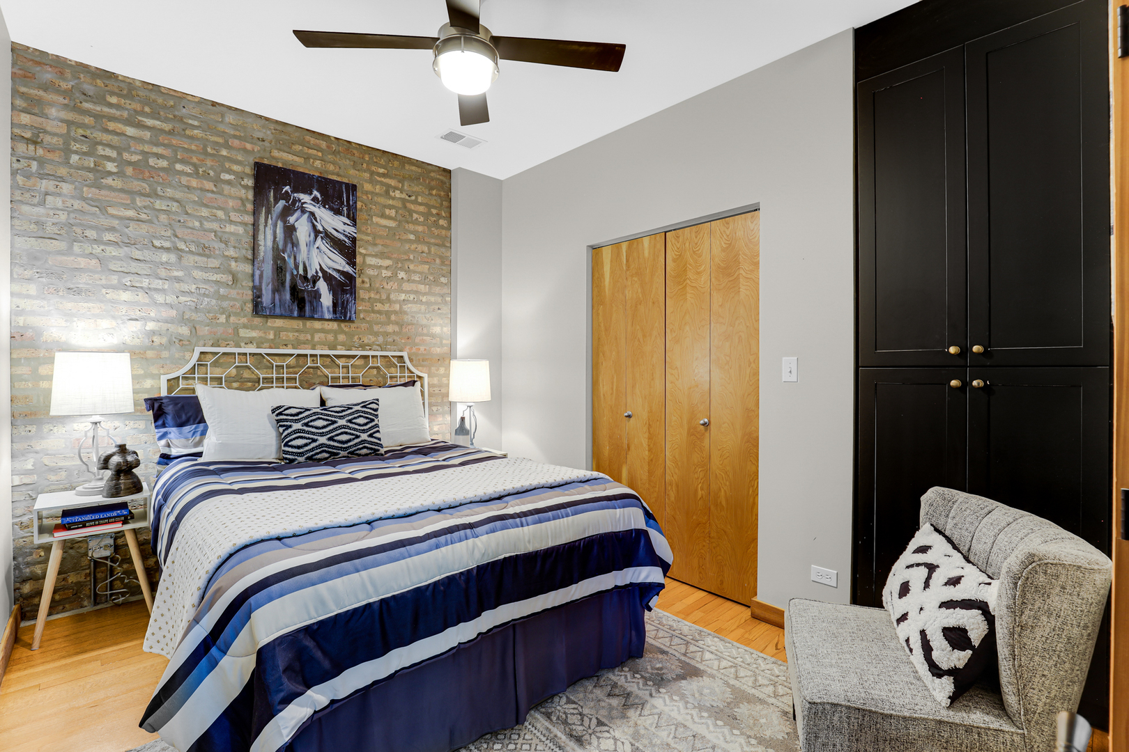 1225 W Greenleaf Avenue Unit: 3E