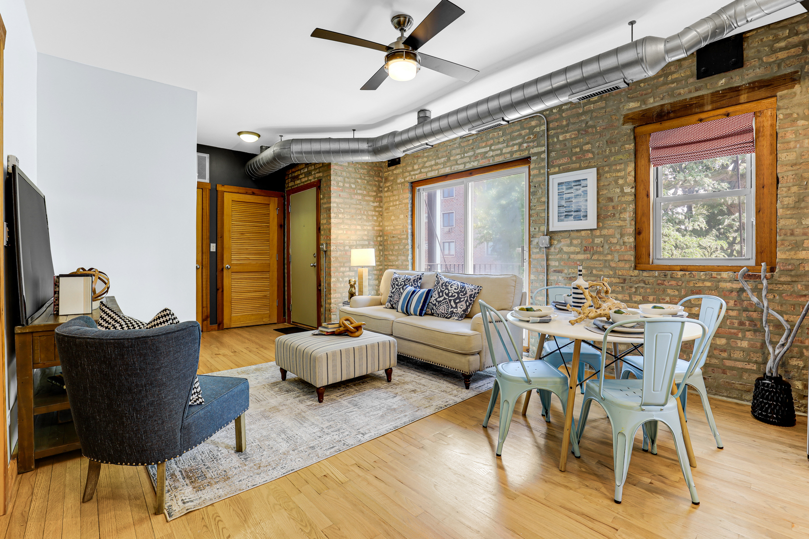 1225 W Greenleaf Avenue Unit: 3E