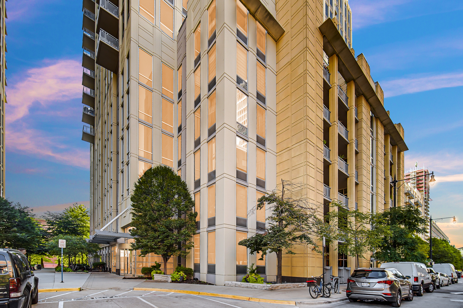 720 N Larrabee Street Unit: 1611