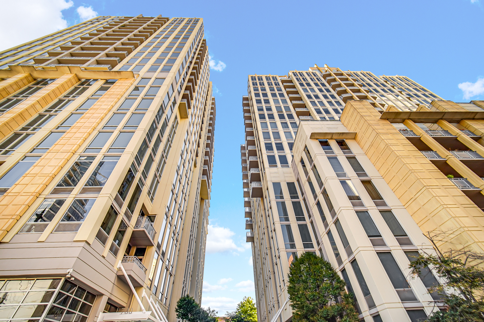 720 N Larrabee Street Unit: 1611