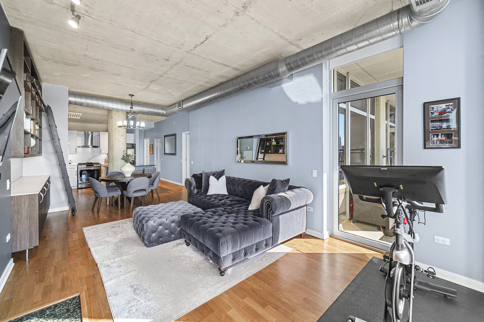 720 N Larrabee Street Unit: 1611