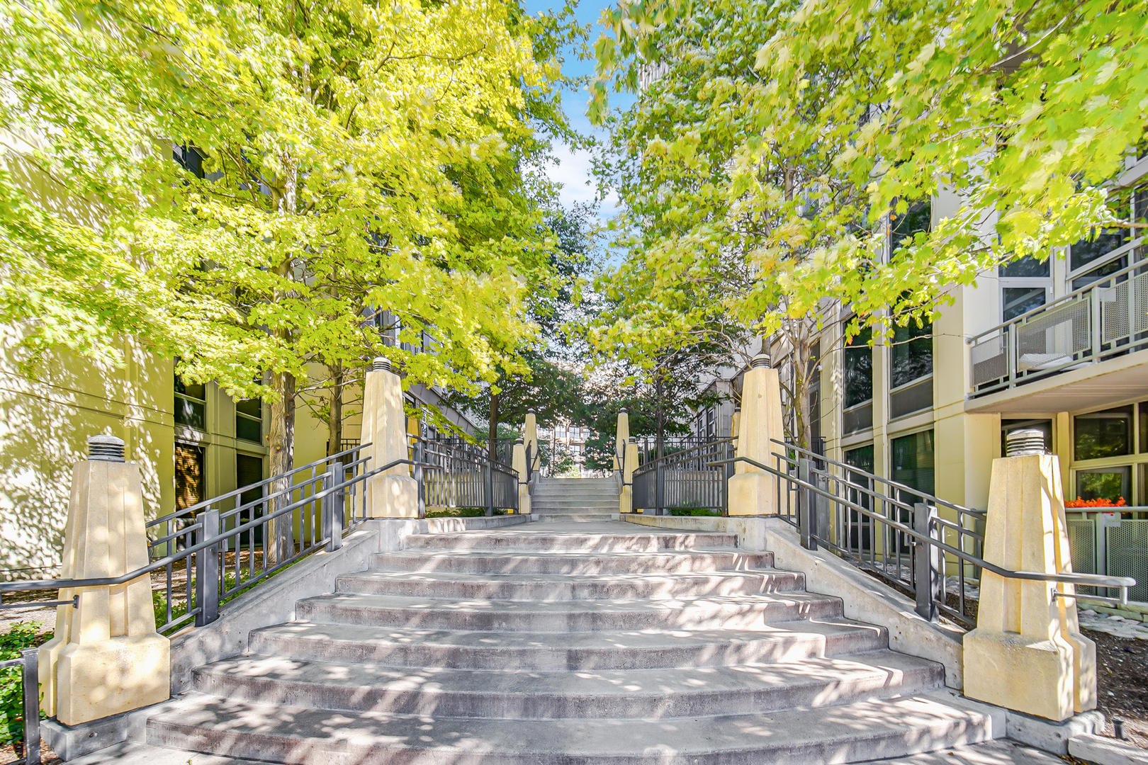 720 N Larrabee Street Unit: 1611