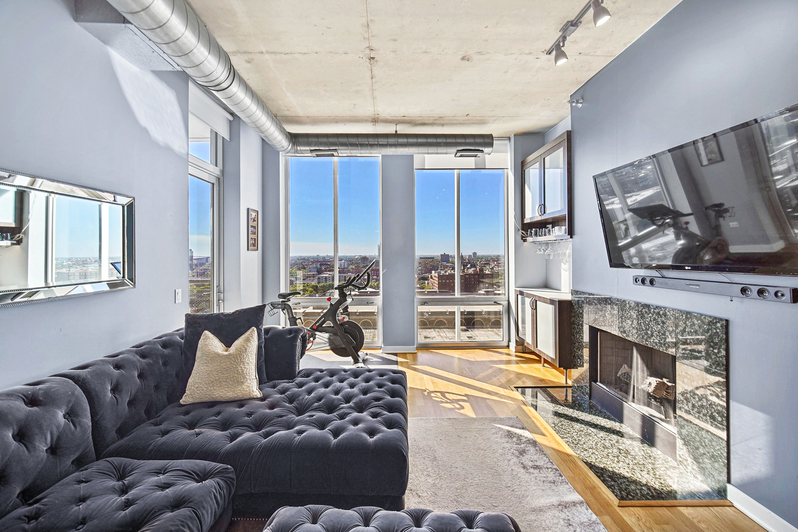 720 N Larrabee Street Unit: 1611