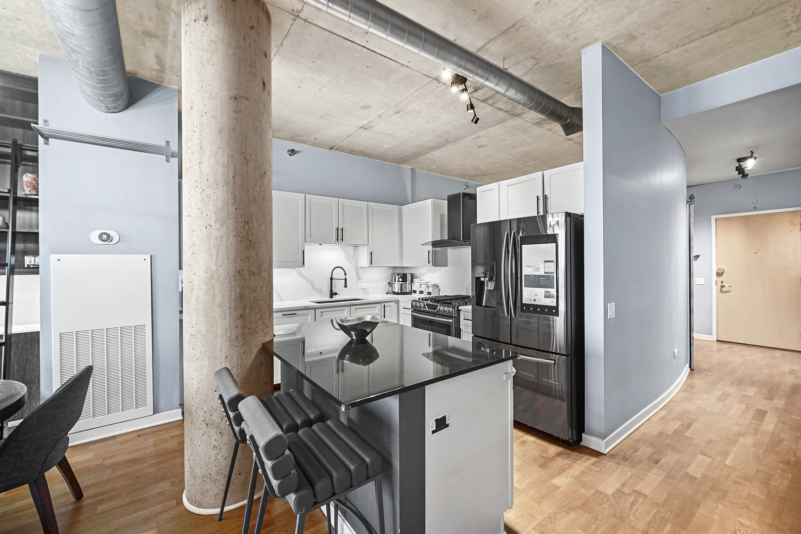 720 N Larrabee Street Unit: 1611
