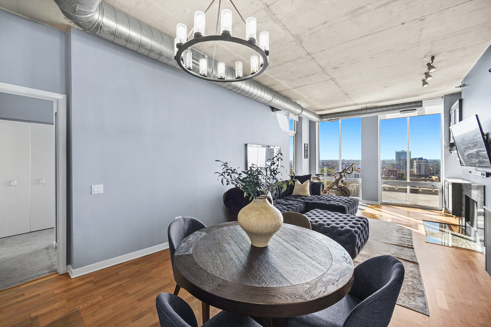 720 N Larrabee Street Unit: 1611