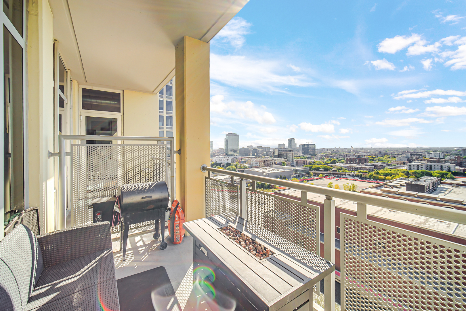 720 N Larrabee Street Unit: 1611