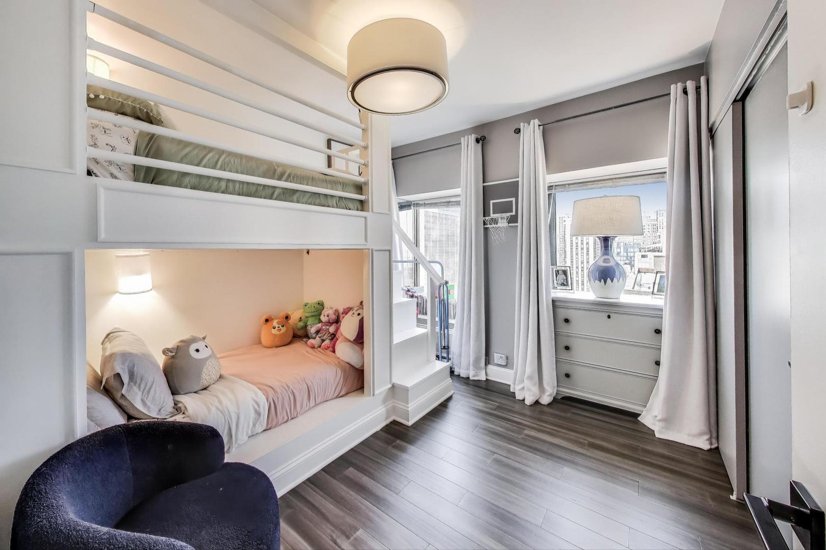 1100 N LAKE SHORE Drive Unit: 19C