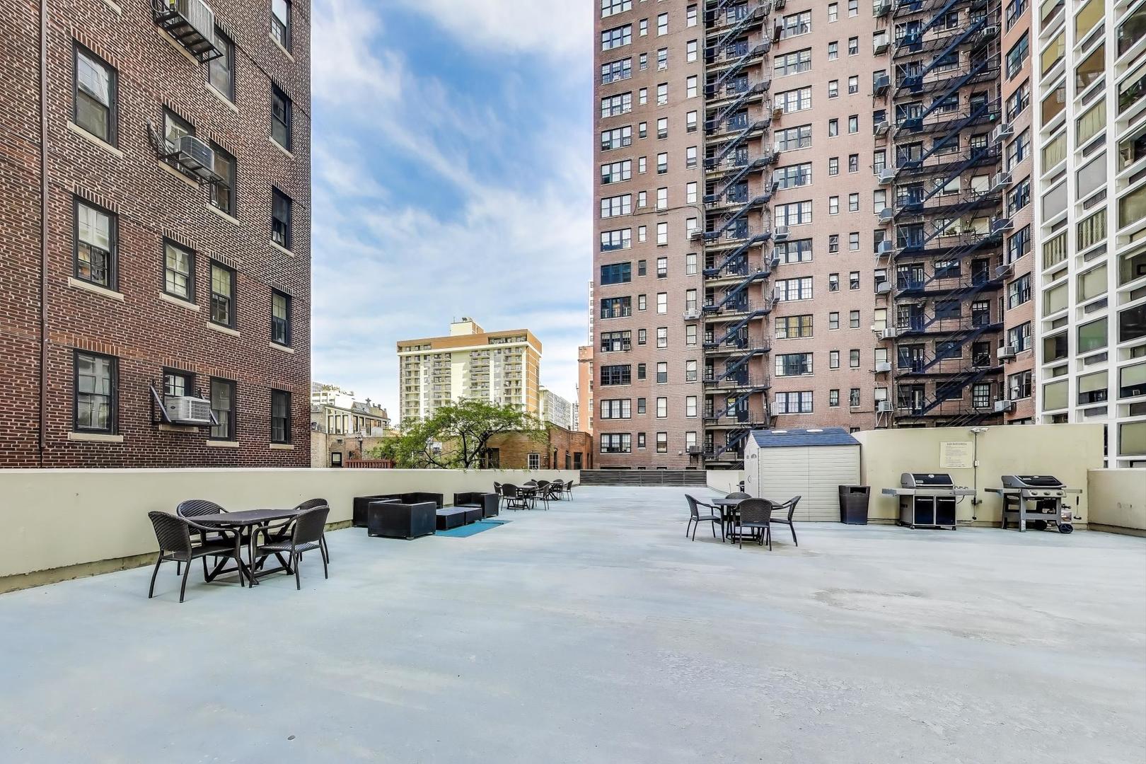 1100 N LAKE SHORE Drive Unit: 19C