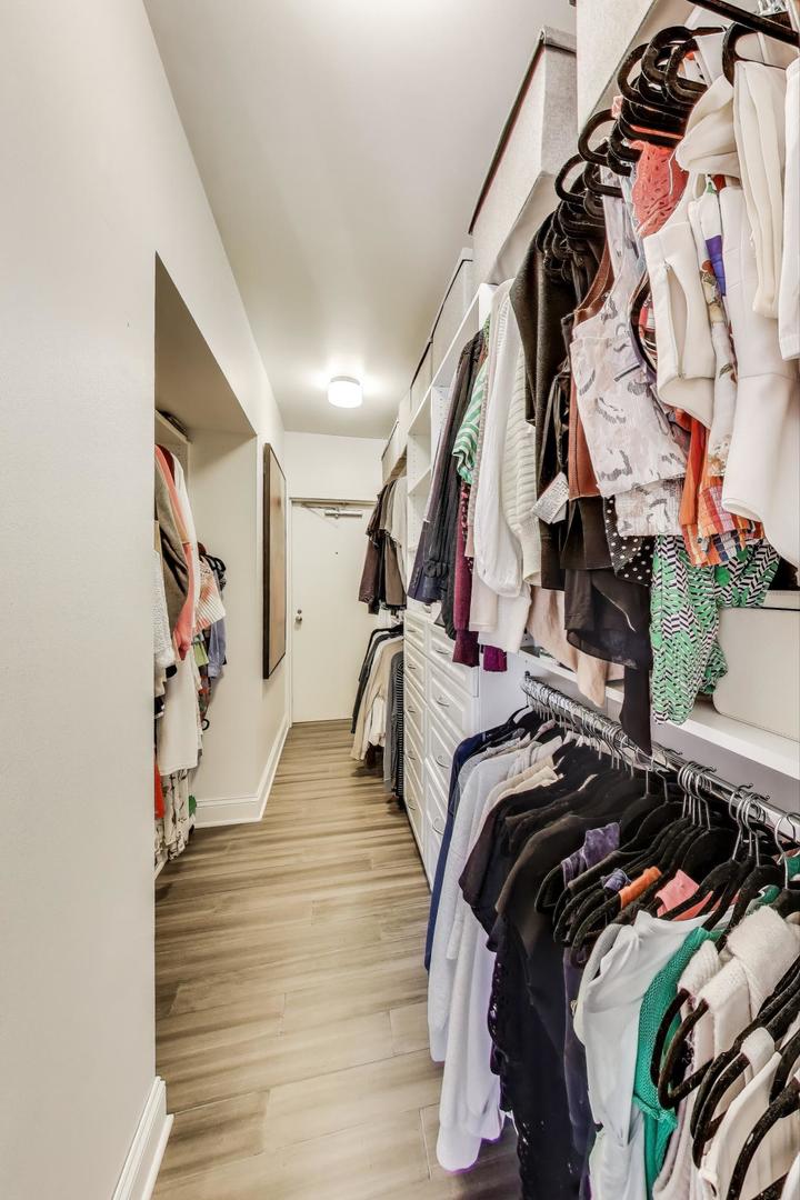 1100 N LAKE SHORE Drive Unit: 19C