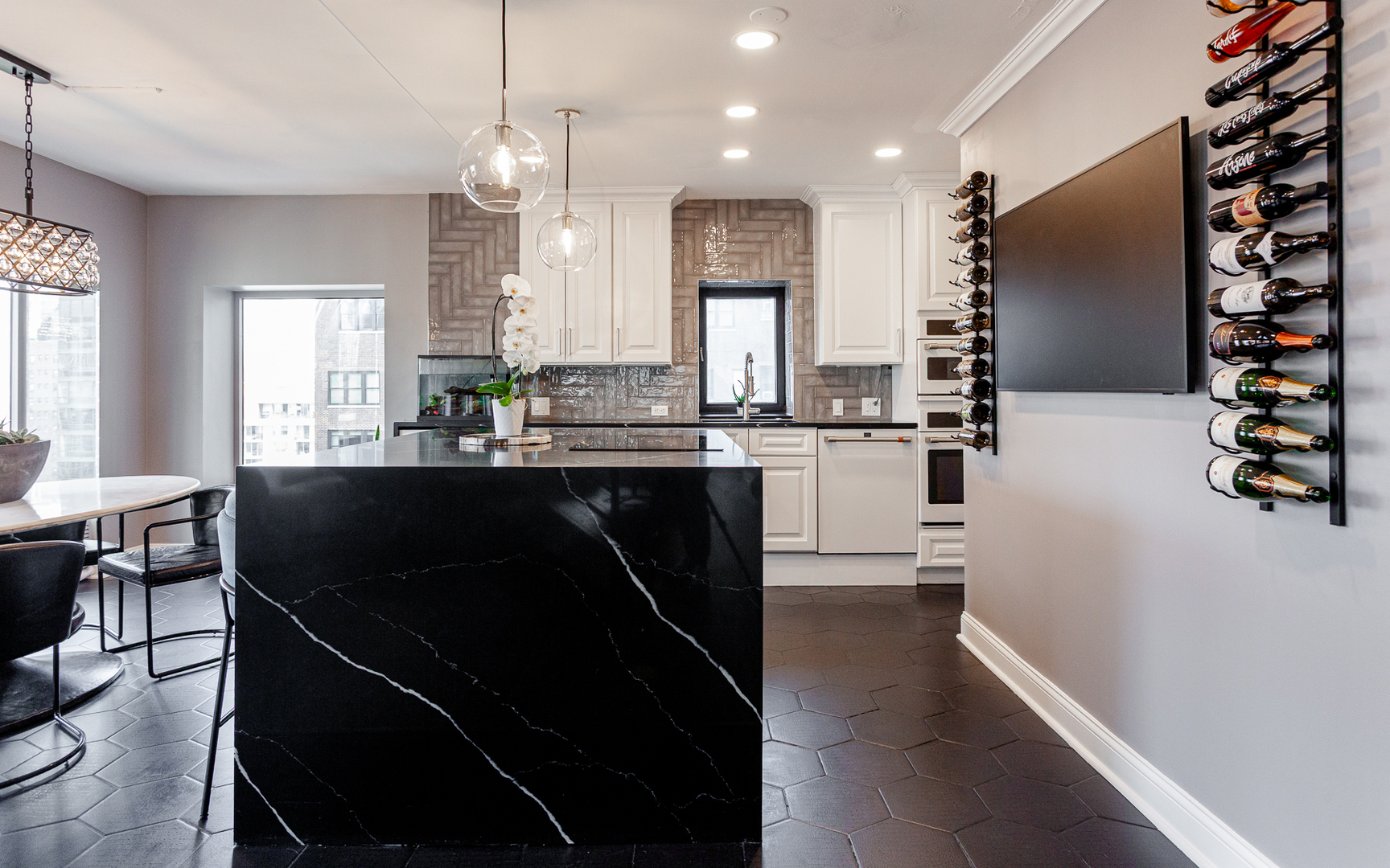 1100 N LAKE SHORE Drive Unit: 19C