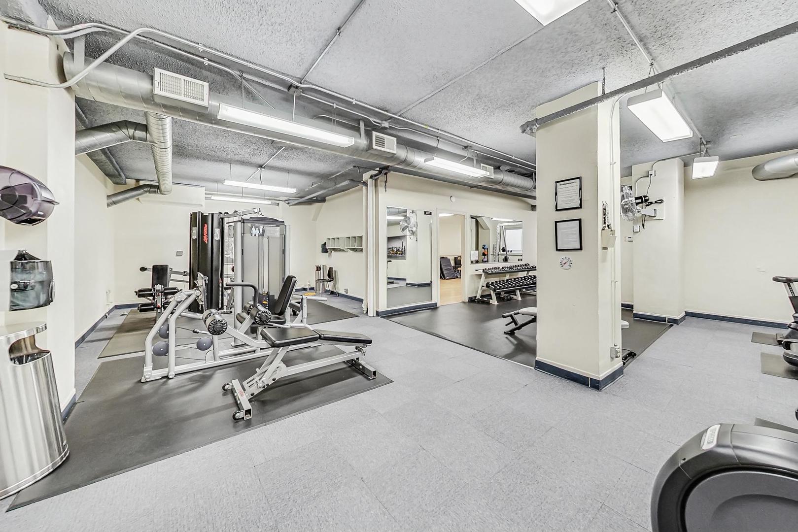 5555 N SHERIDAN Road Unit: 1708