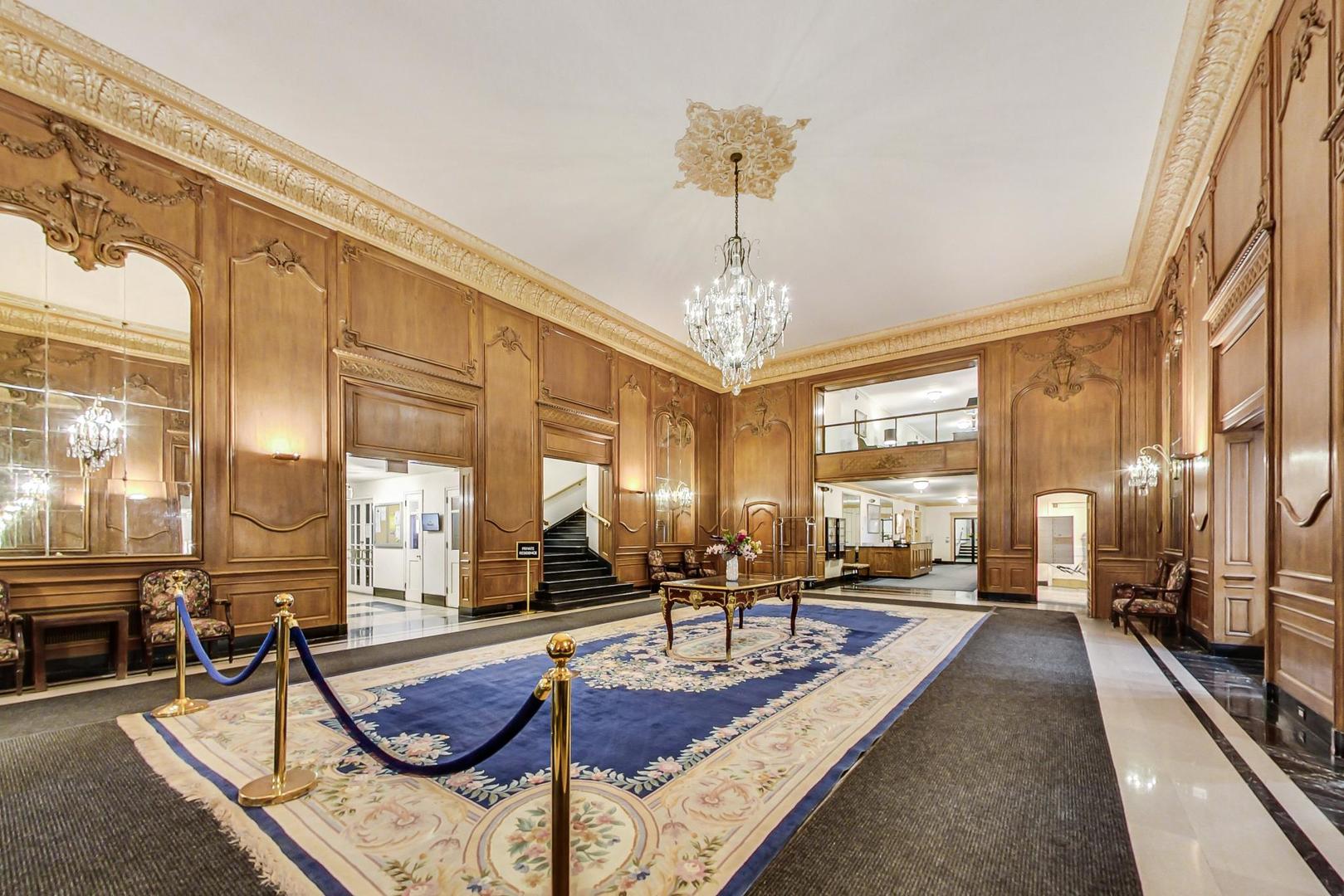 5555 N SHERIDAN Road Unit: 1708