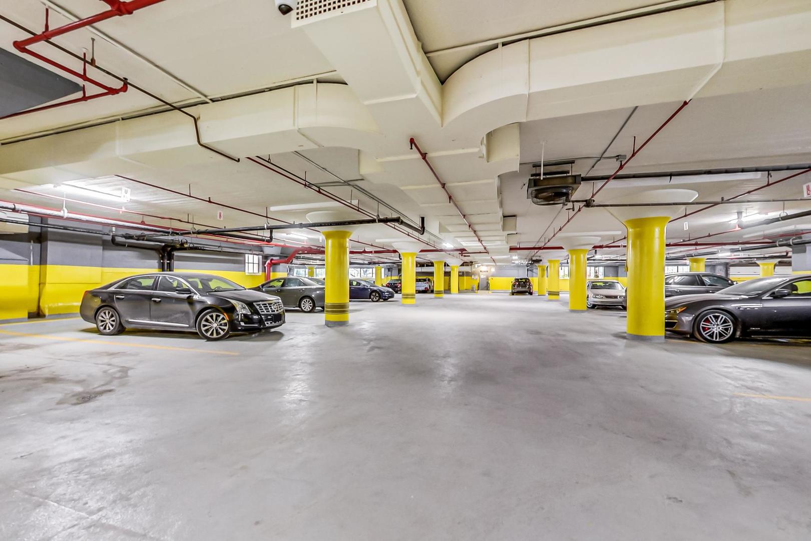 5555 N SHERIDAN Road Unit: 1708