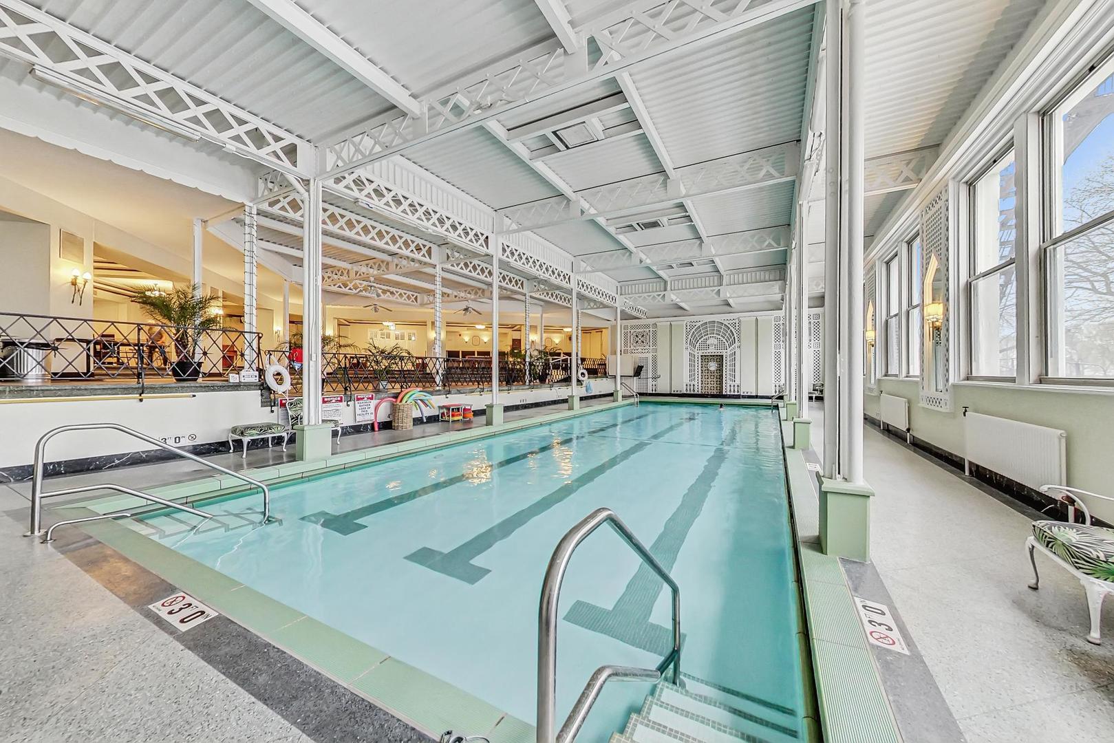 5555 N SHERIDAN Road Unit: 1708