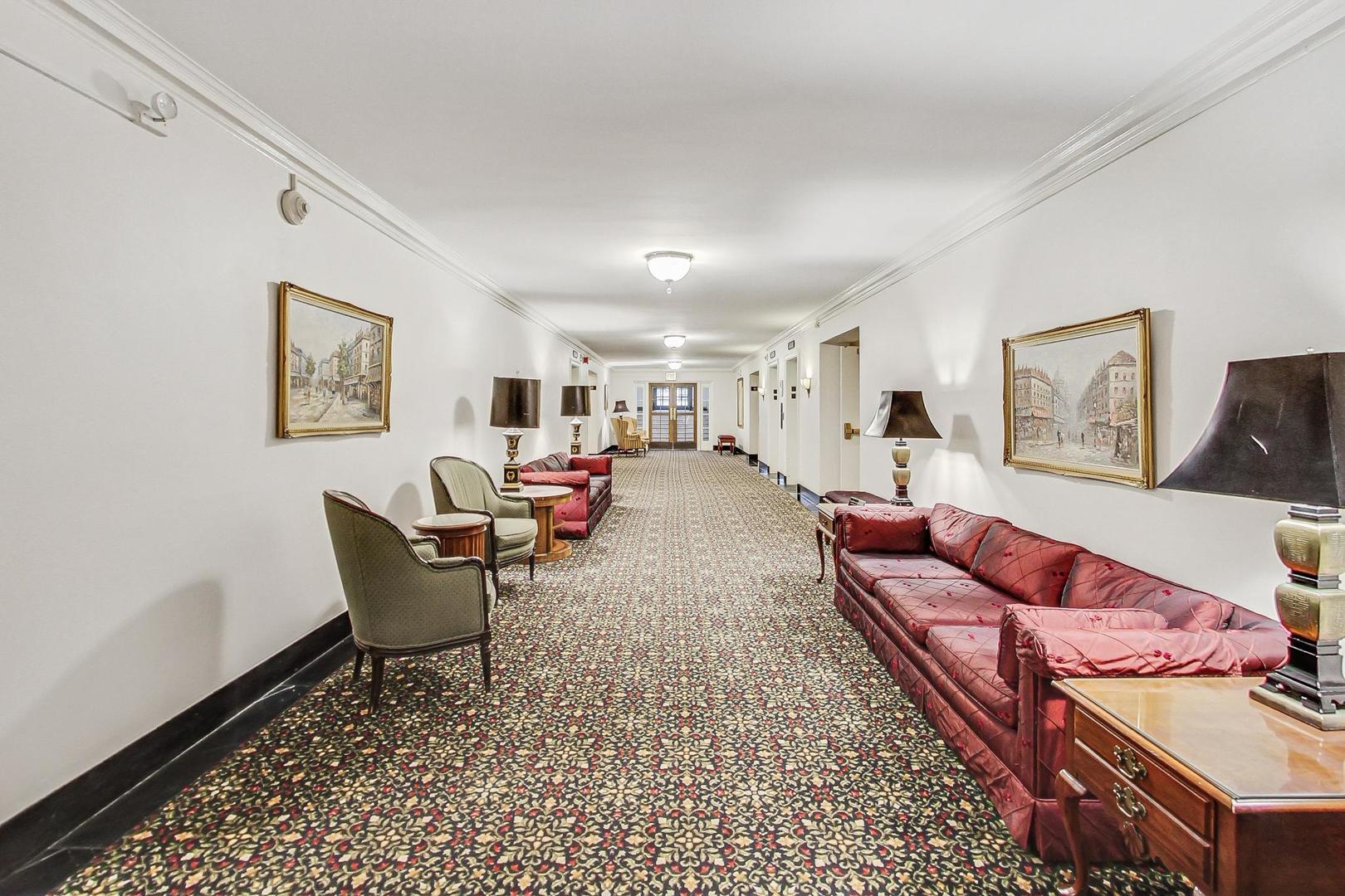 5555 N SHERIDAN Road Unit: 1708