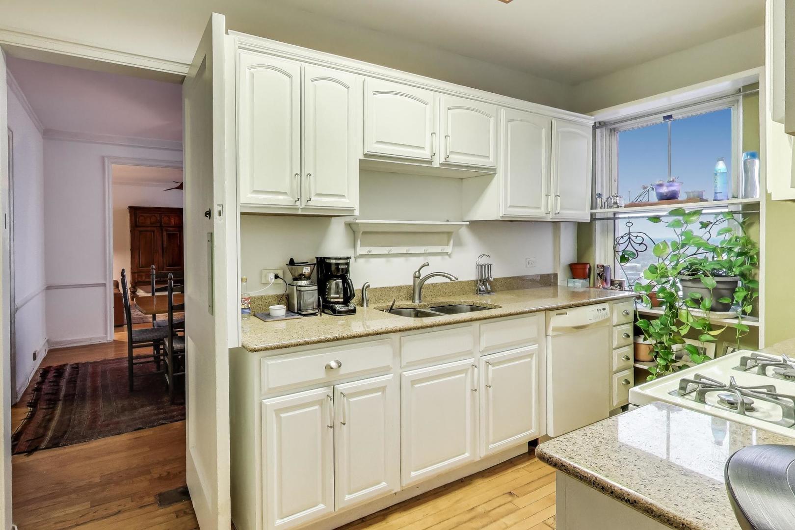 5555 N SHERIDAN Road Unit: 1708