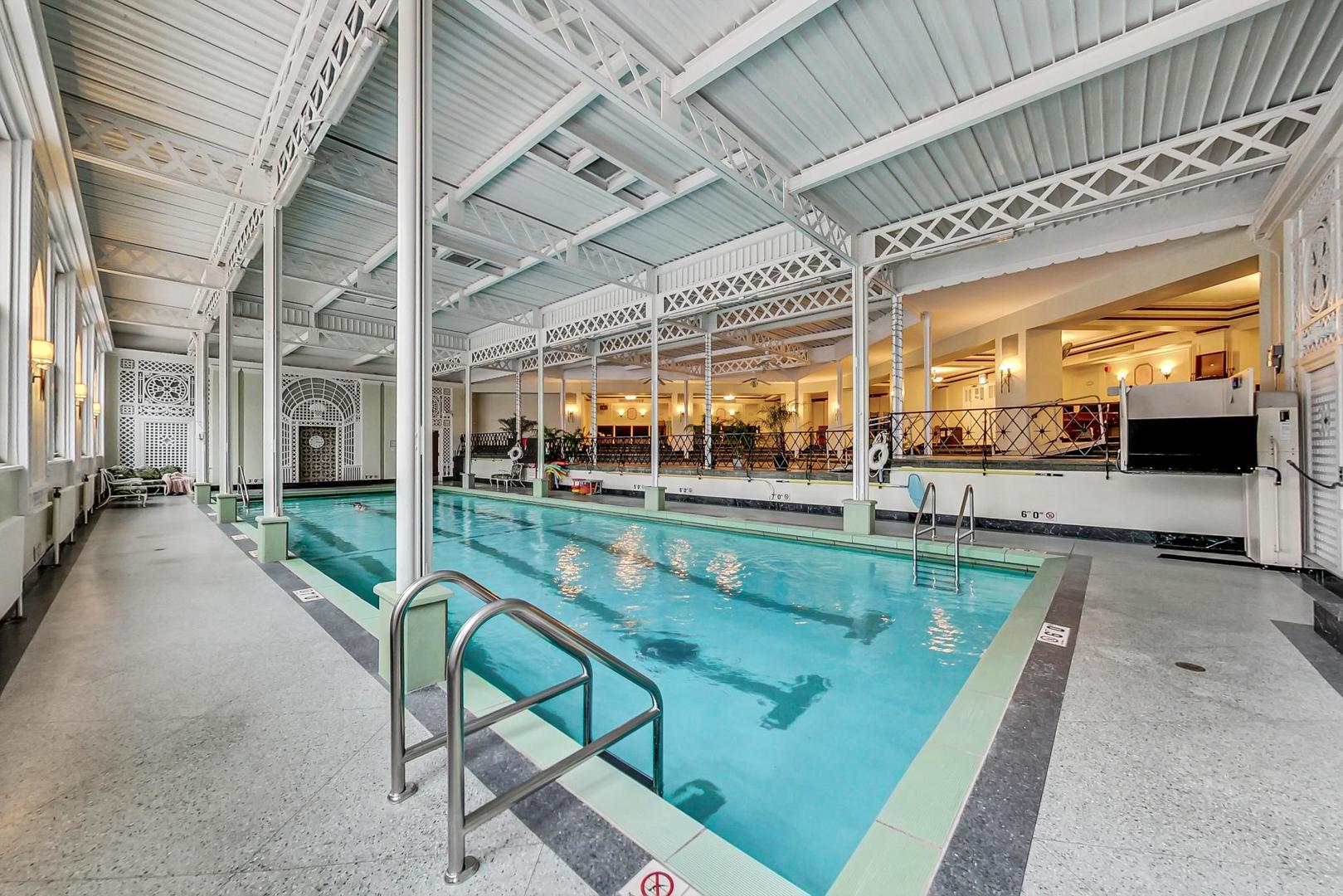 5555 N SHERIDAN Road Unit: 1708