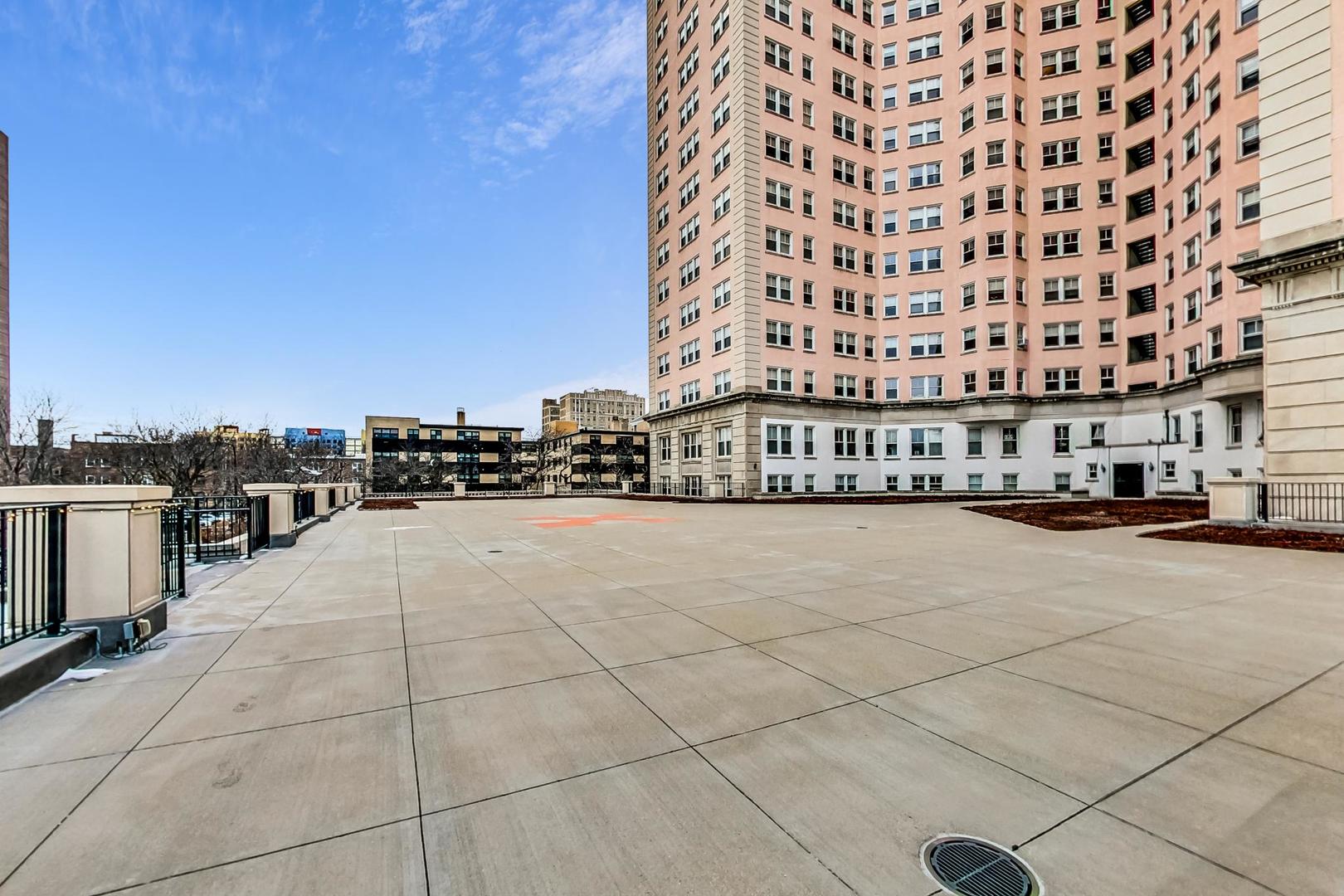 5555 N SHERIDAN Road Unit: 1708