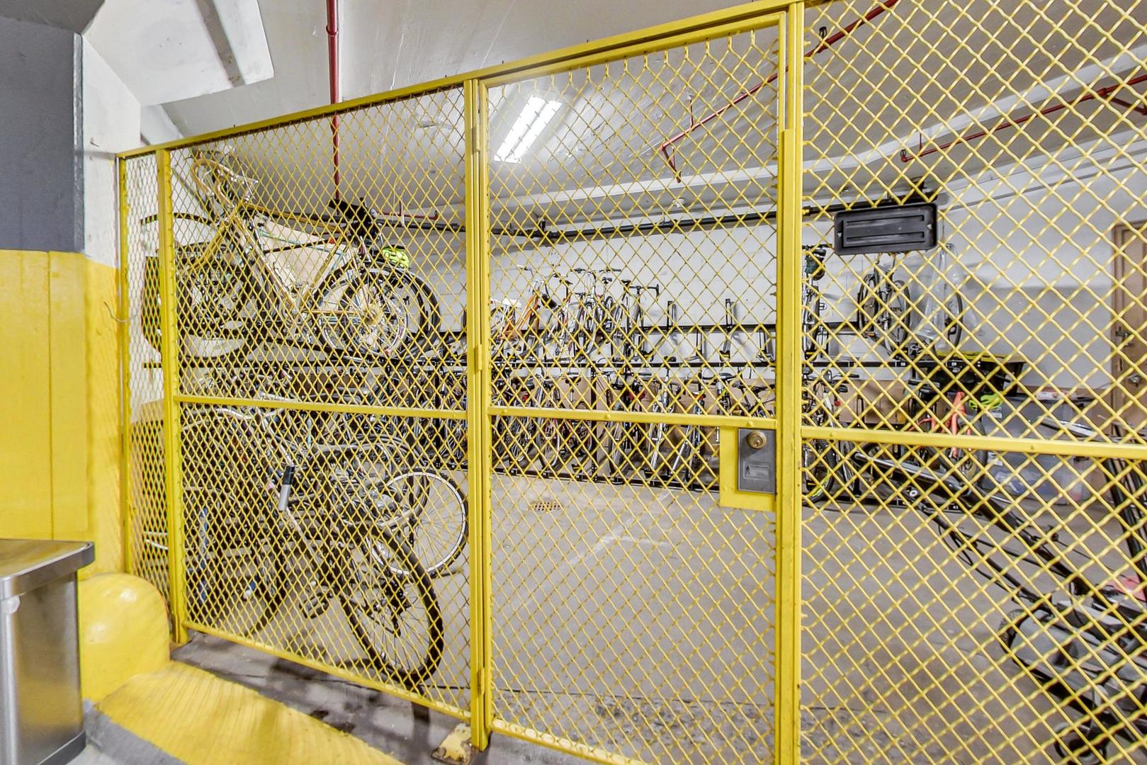 5555 N SHERIDAN Road Unit: 1708