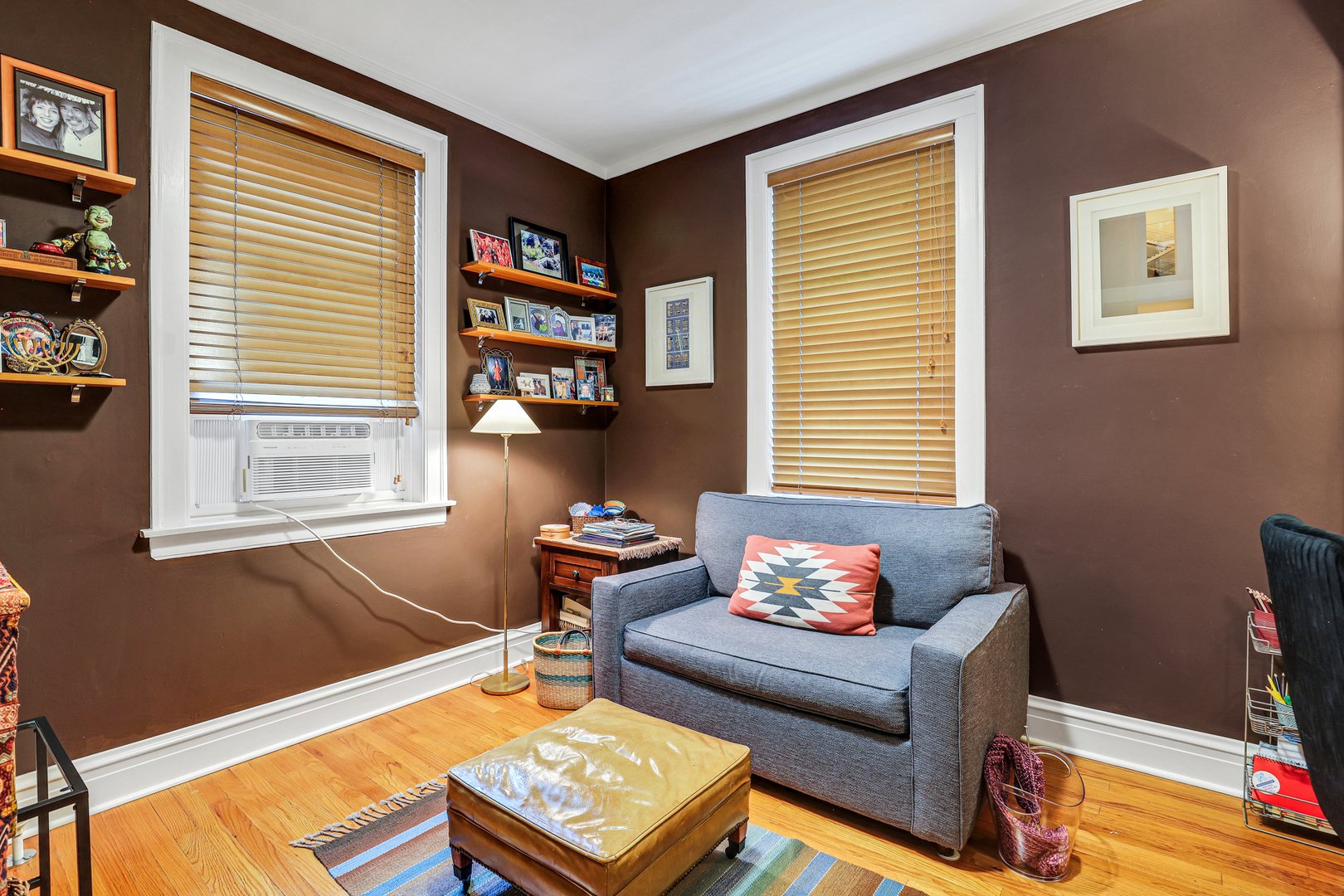 431 W ALDINE Avenue Unit: 10