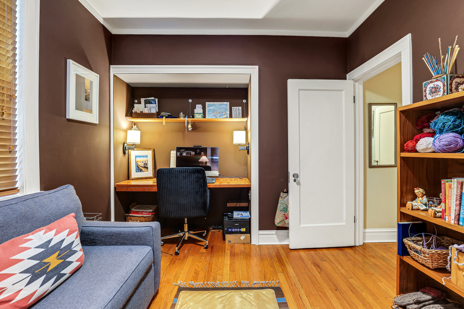 431 W ALDINE Avenue Unit: 10