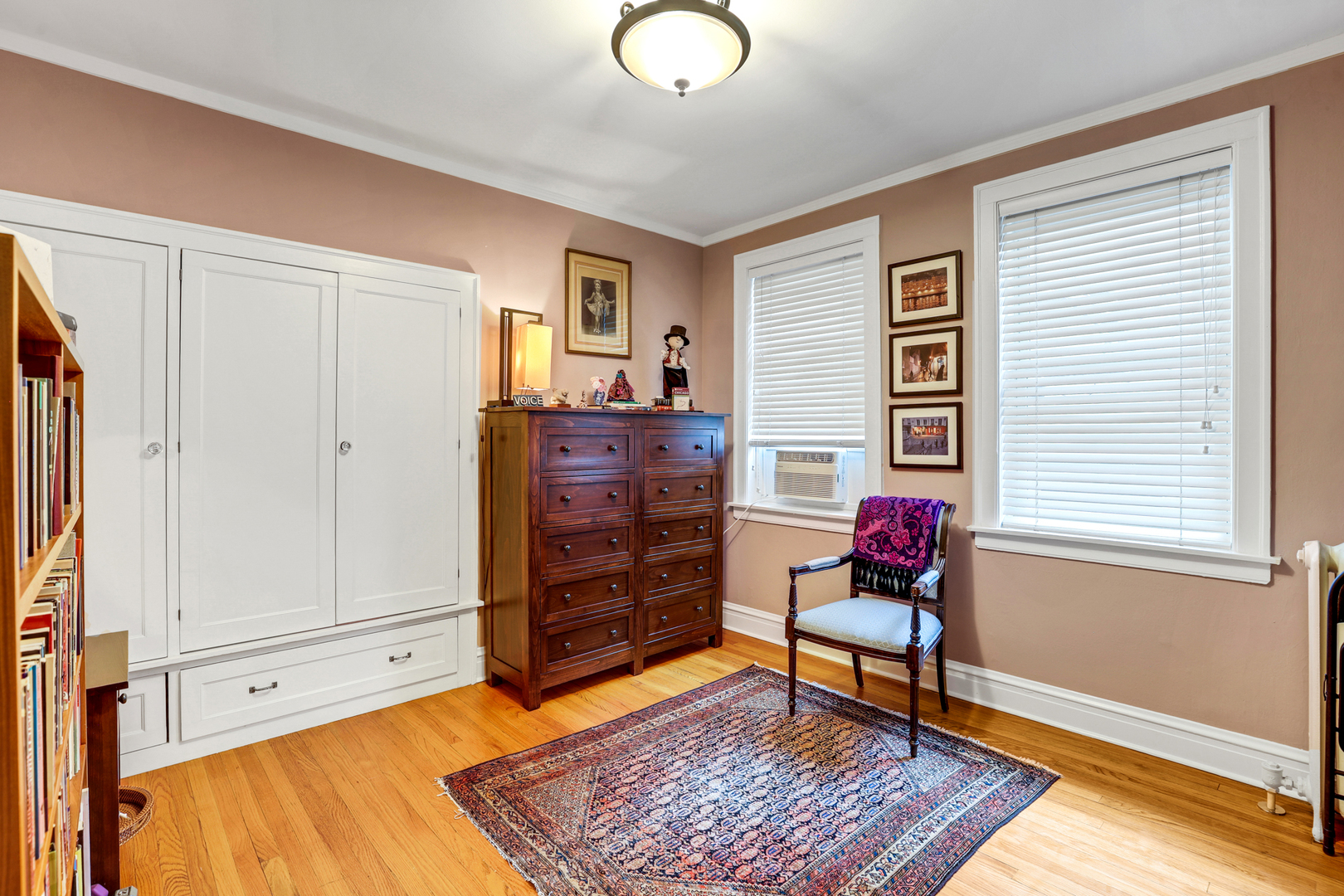 431 W ALDINE Avenue Unit: 10