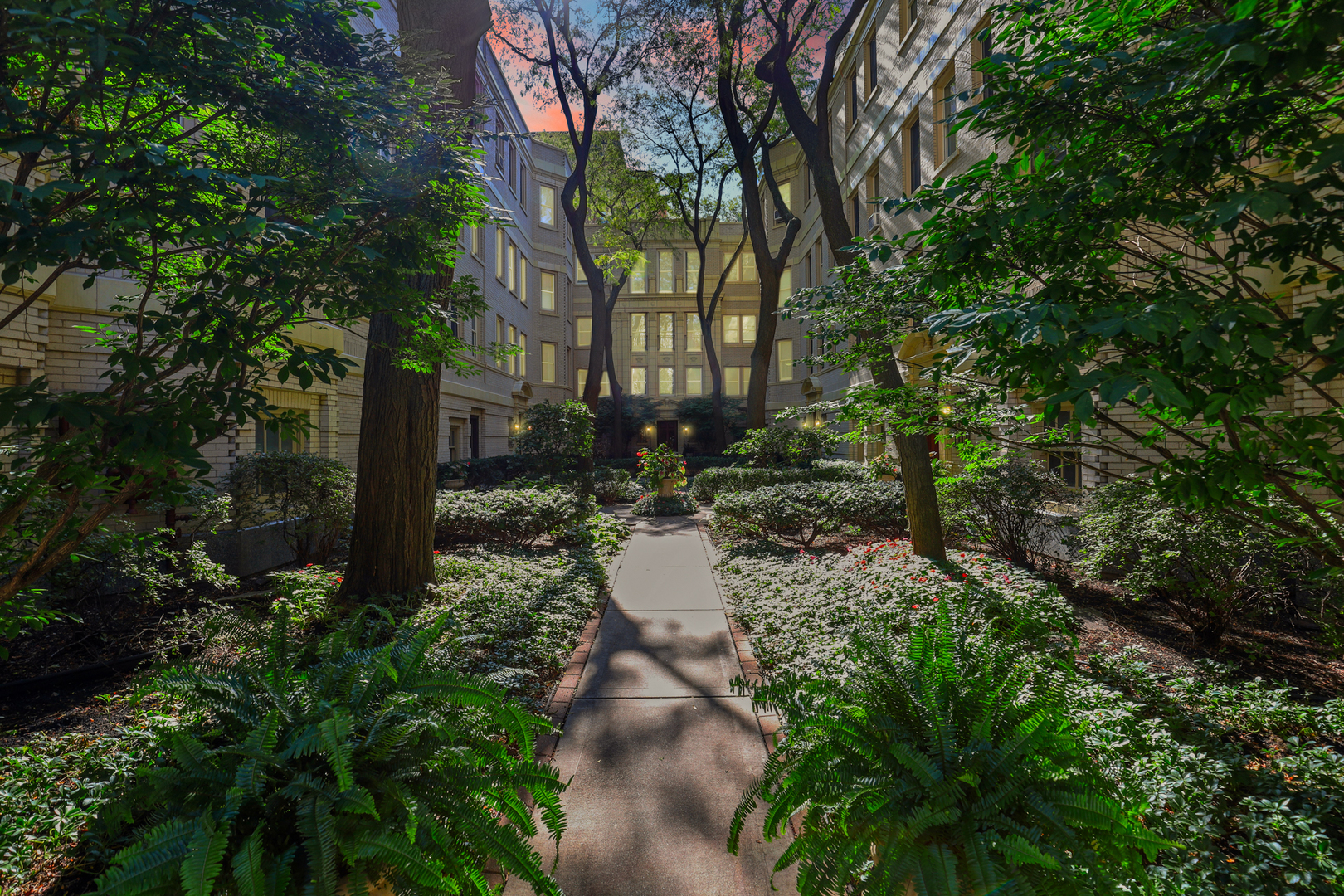 431 W ALDINE Avenue Unit: 10