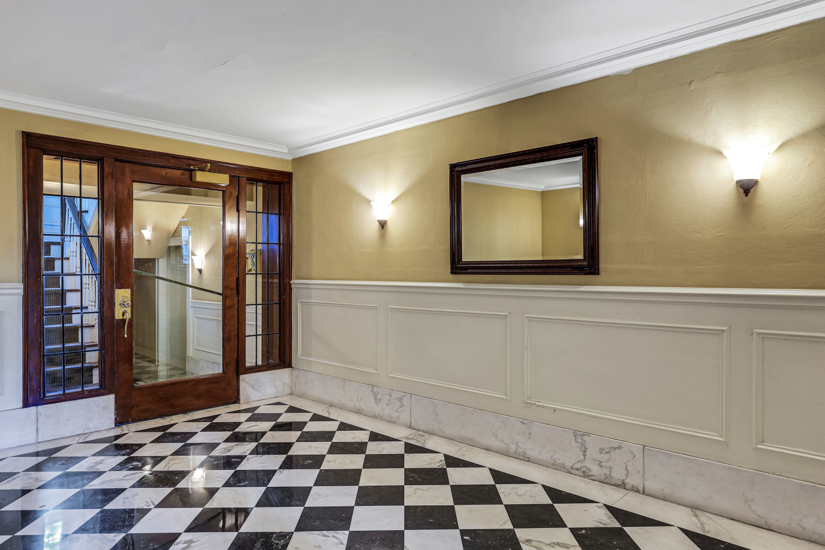 431 W ALDINE Avenue Unit: 10