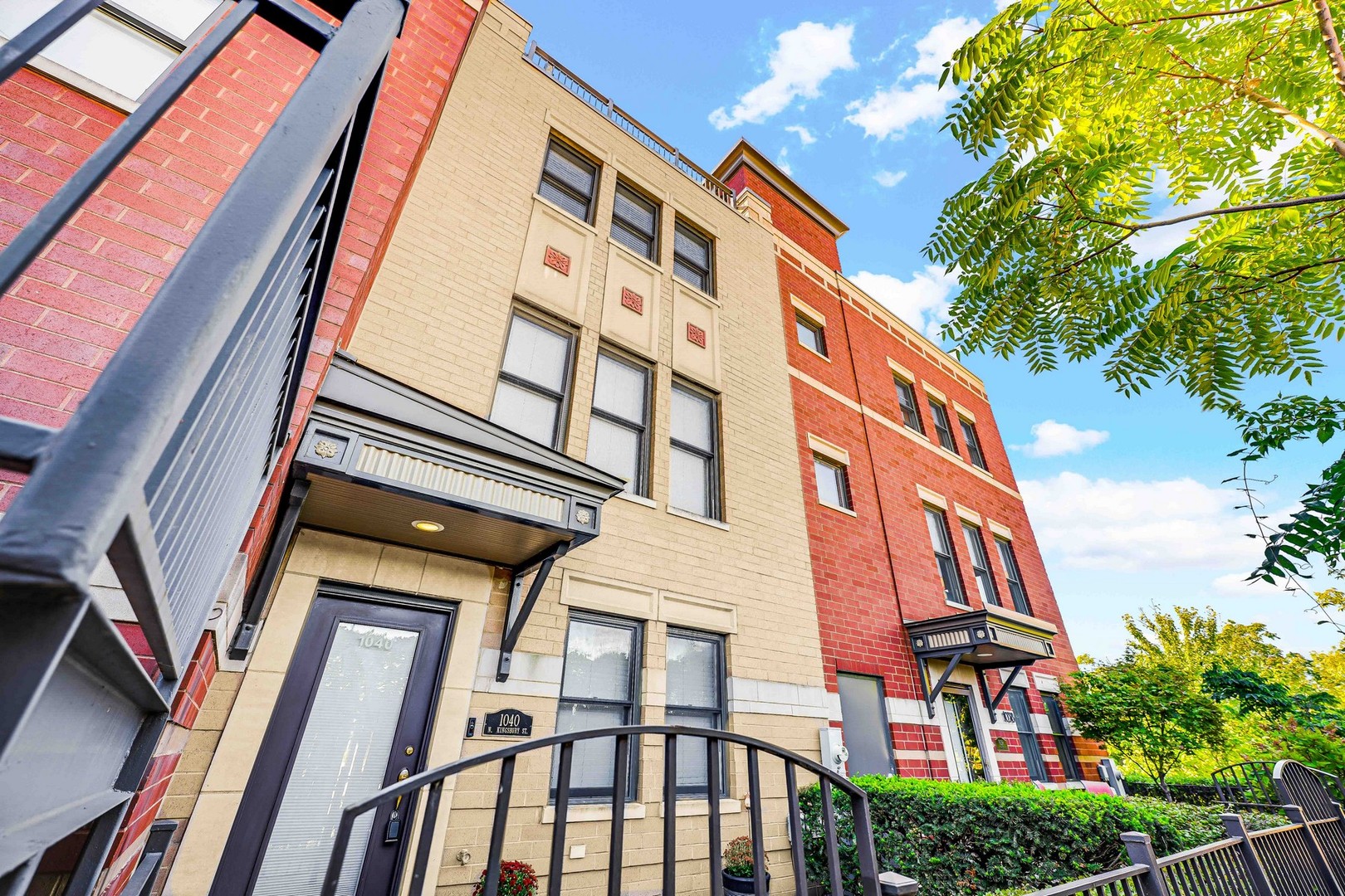 1040 N Kingsbury Street