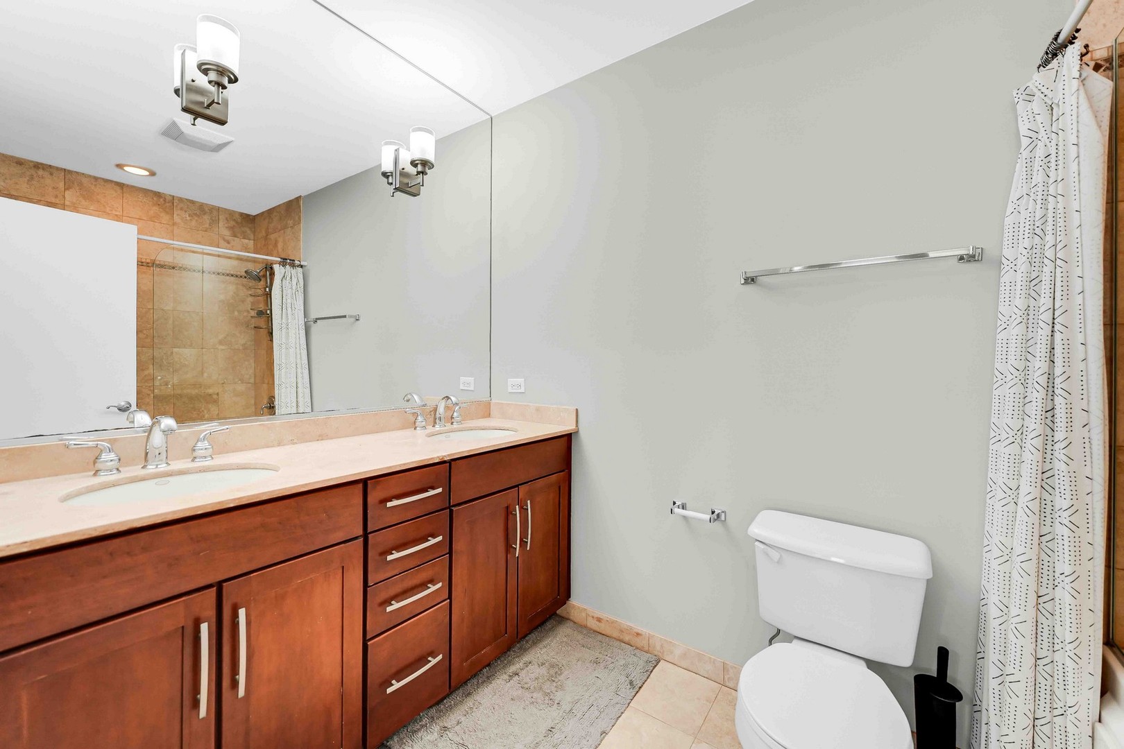 1040 N Kingsbury Street