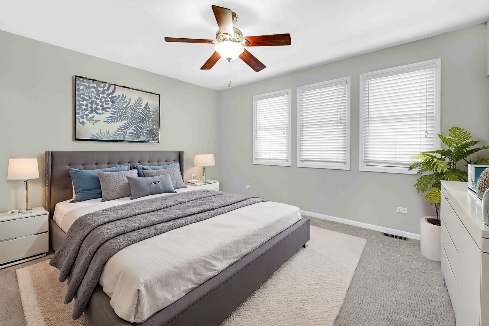 1040 N Kingsbury Street