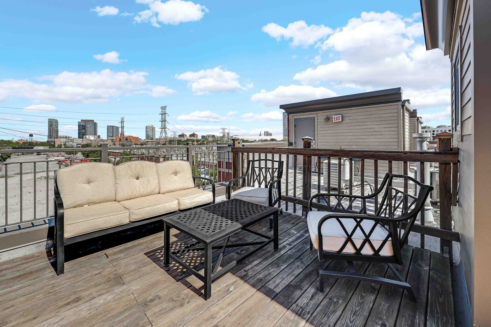 1040 N Kingsbury Street