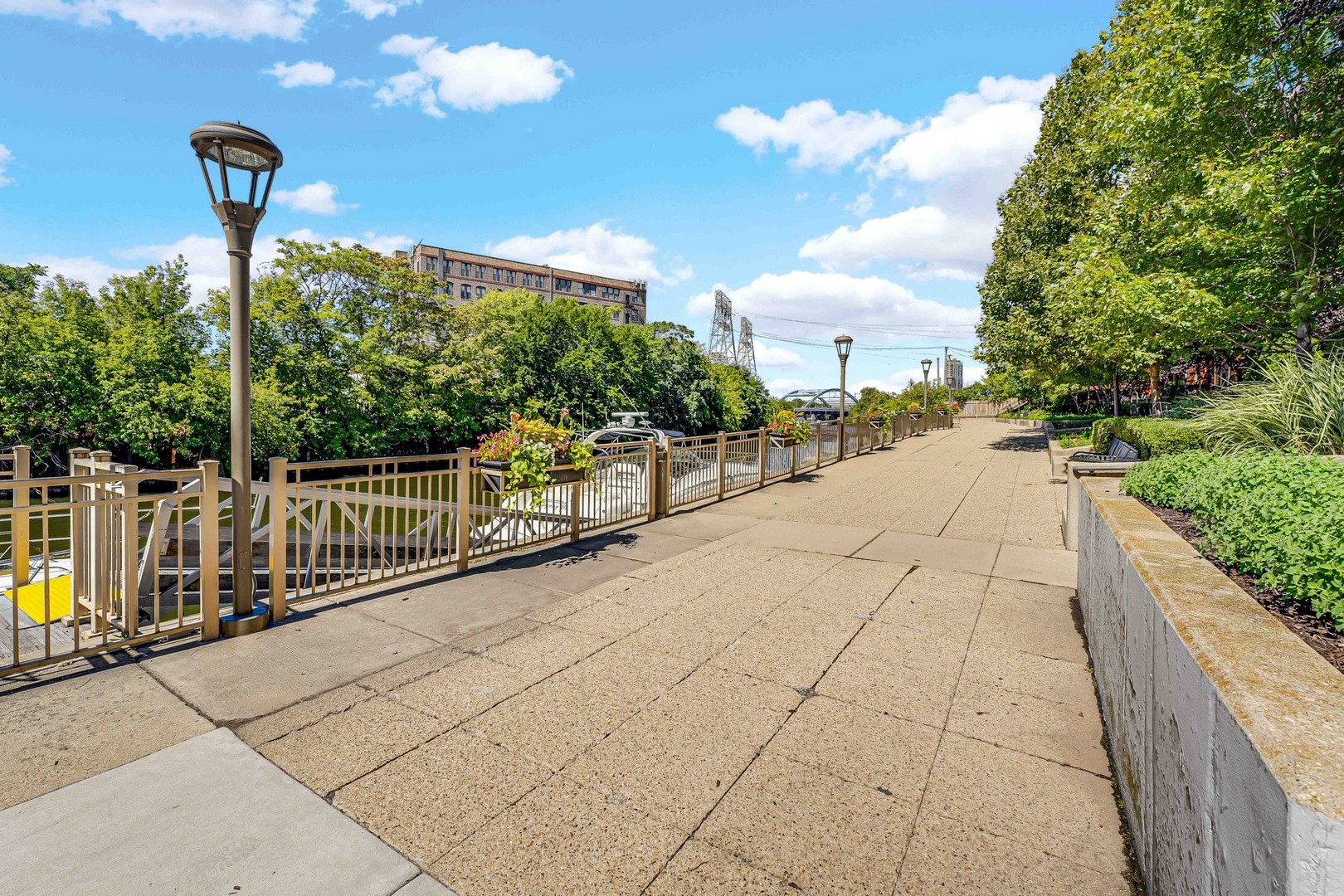 1040 N Kingsbury Street