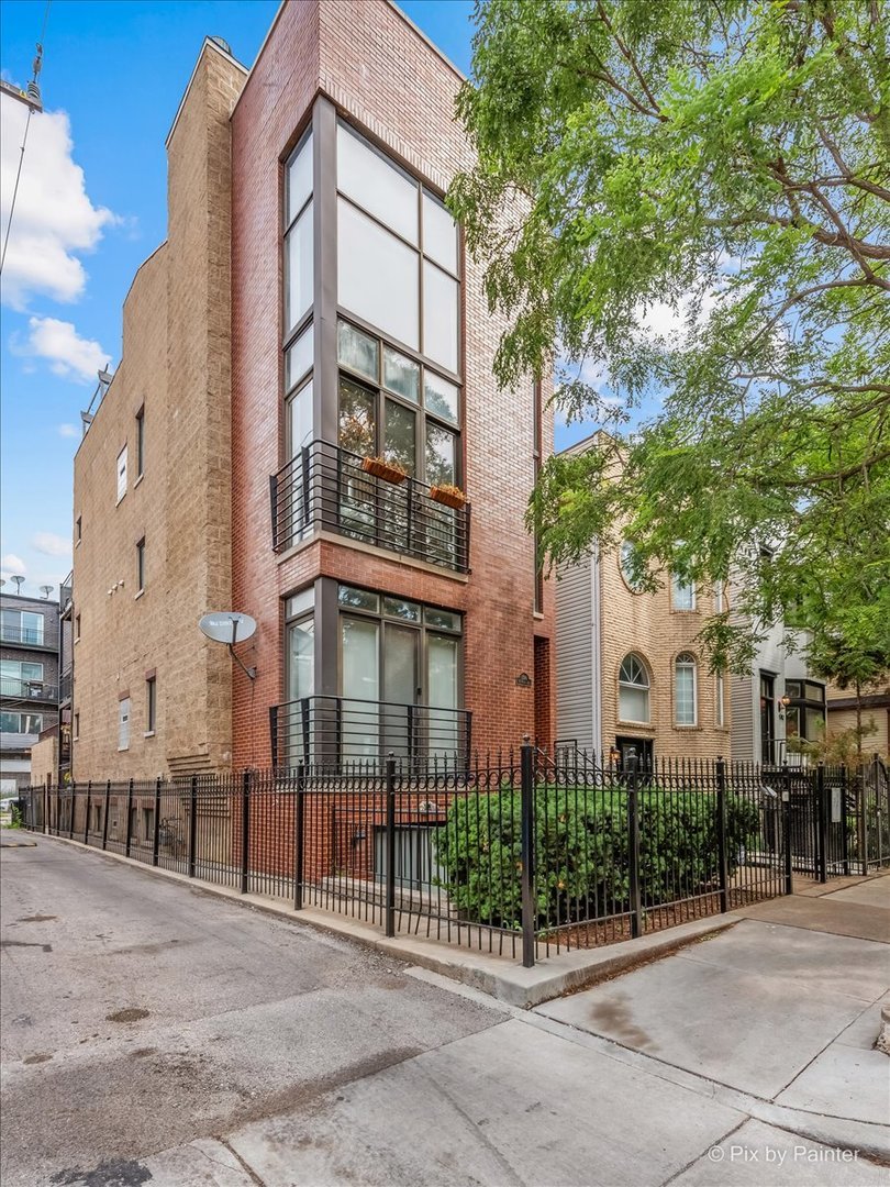 1746 W Pierce Avenue Unit: 2