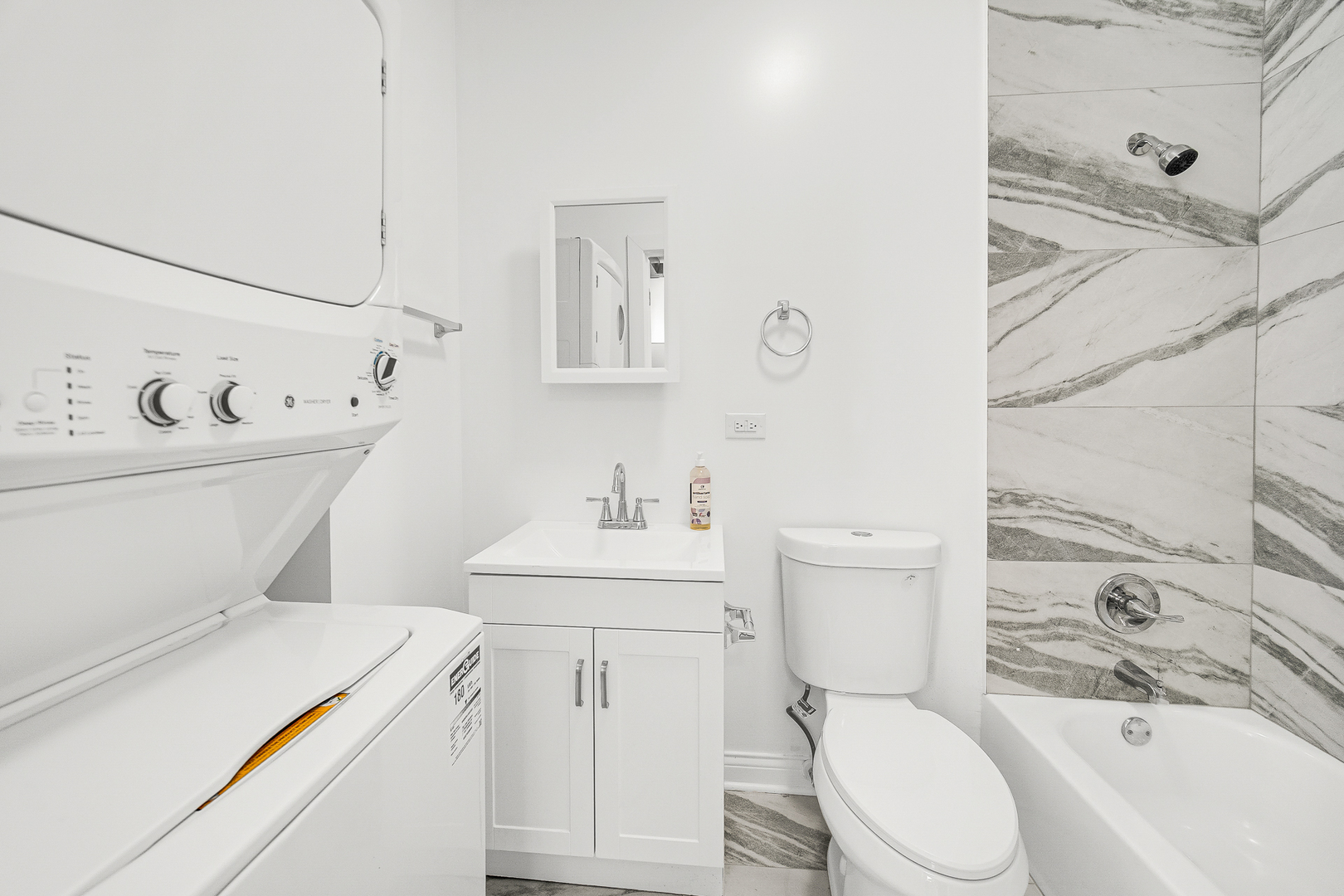 1225 N Milwaukee Avenue Unit: R