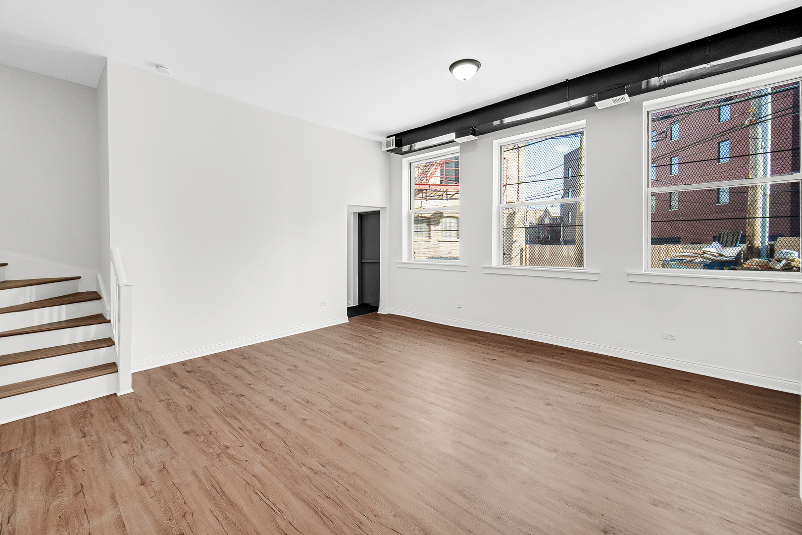 1225 N Milwaukee Avenue Unit: R