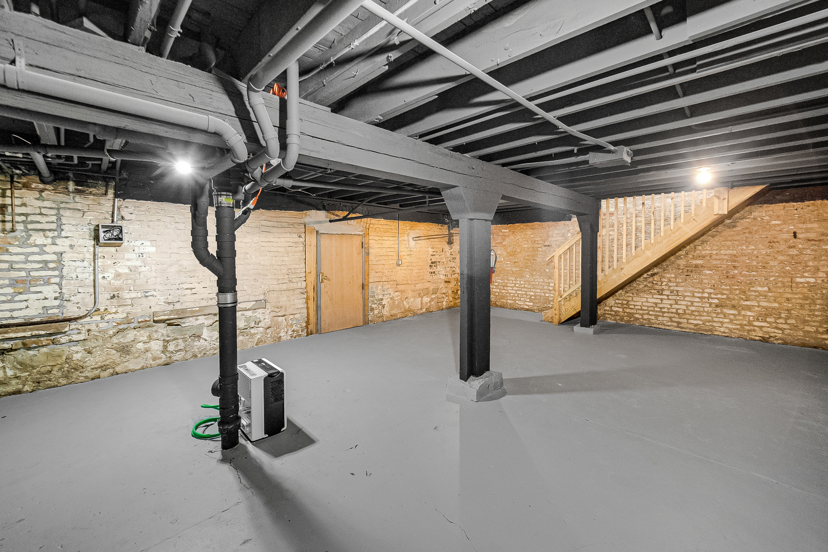 1225 N Milwaukee Avenue Unit: R