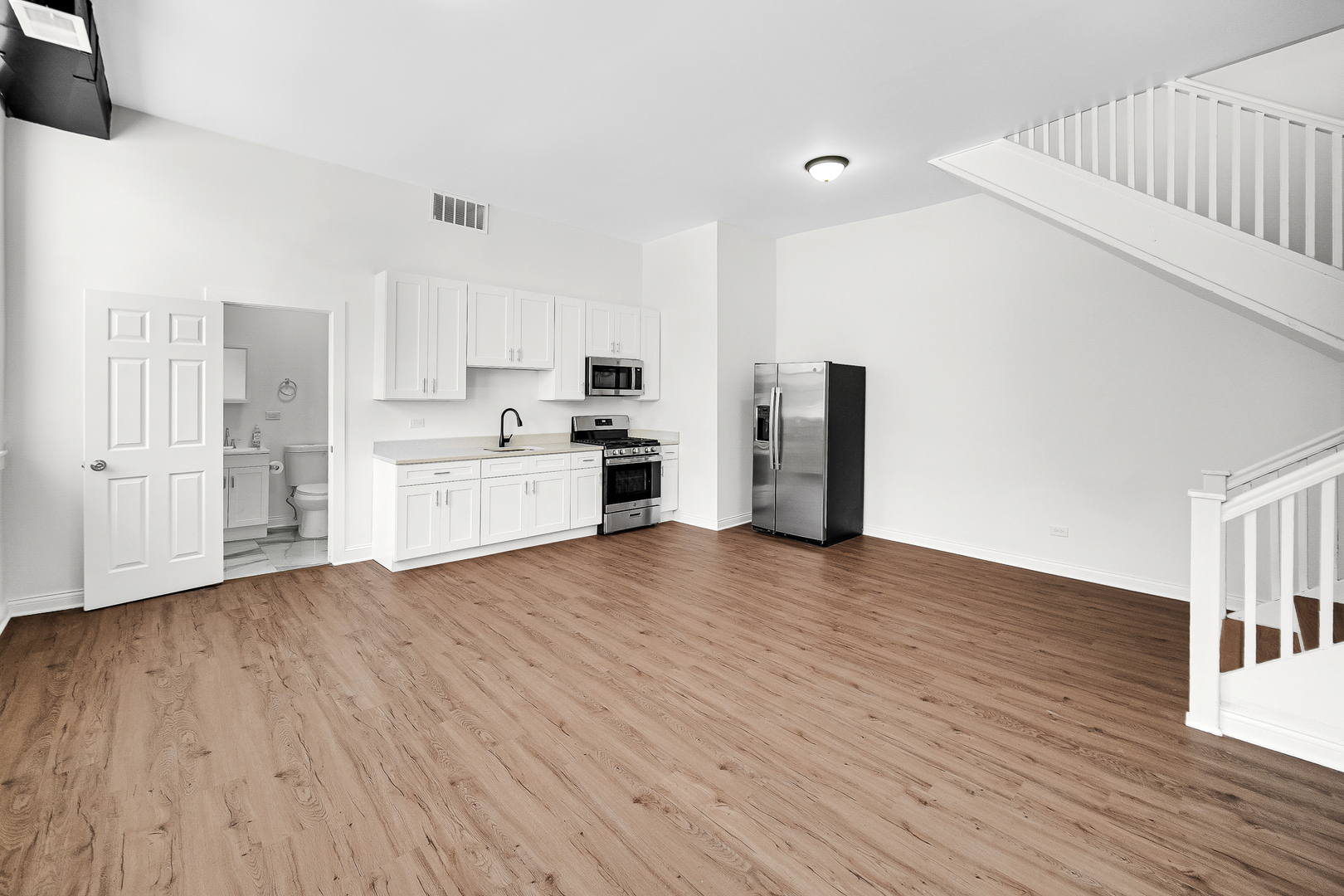 1225 N Milwaukee Avenue Unit: R