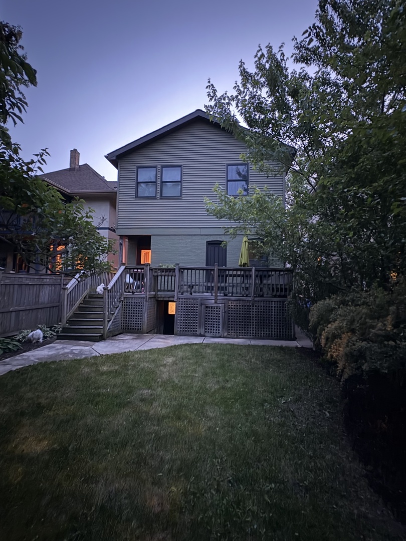 4519 N Sacramento Avenue