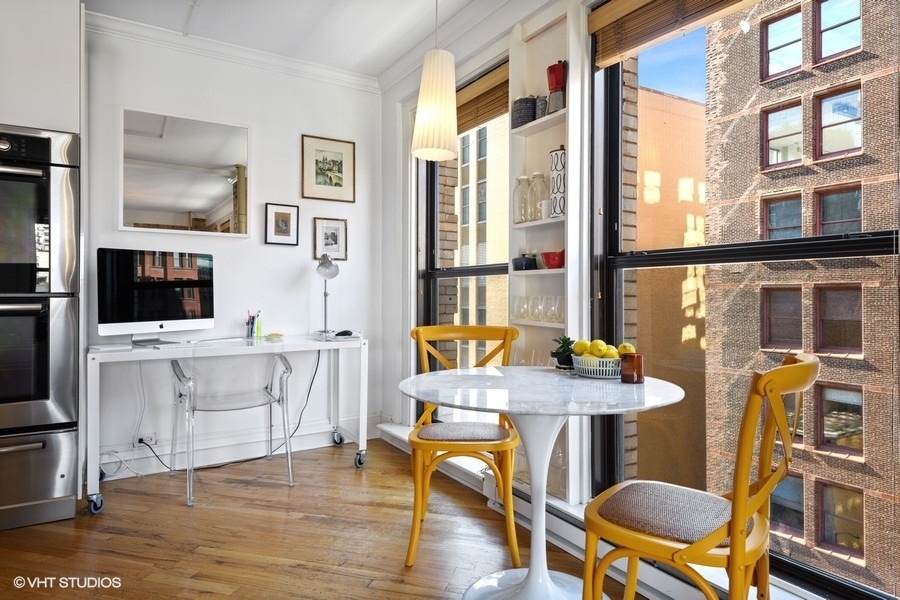 600 S Dearborn Street Unit: 902